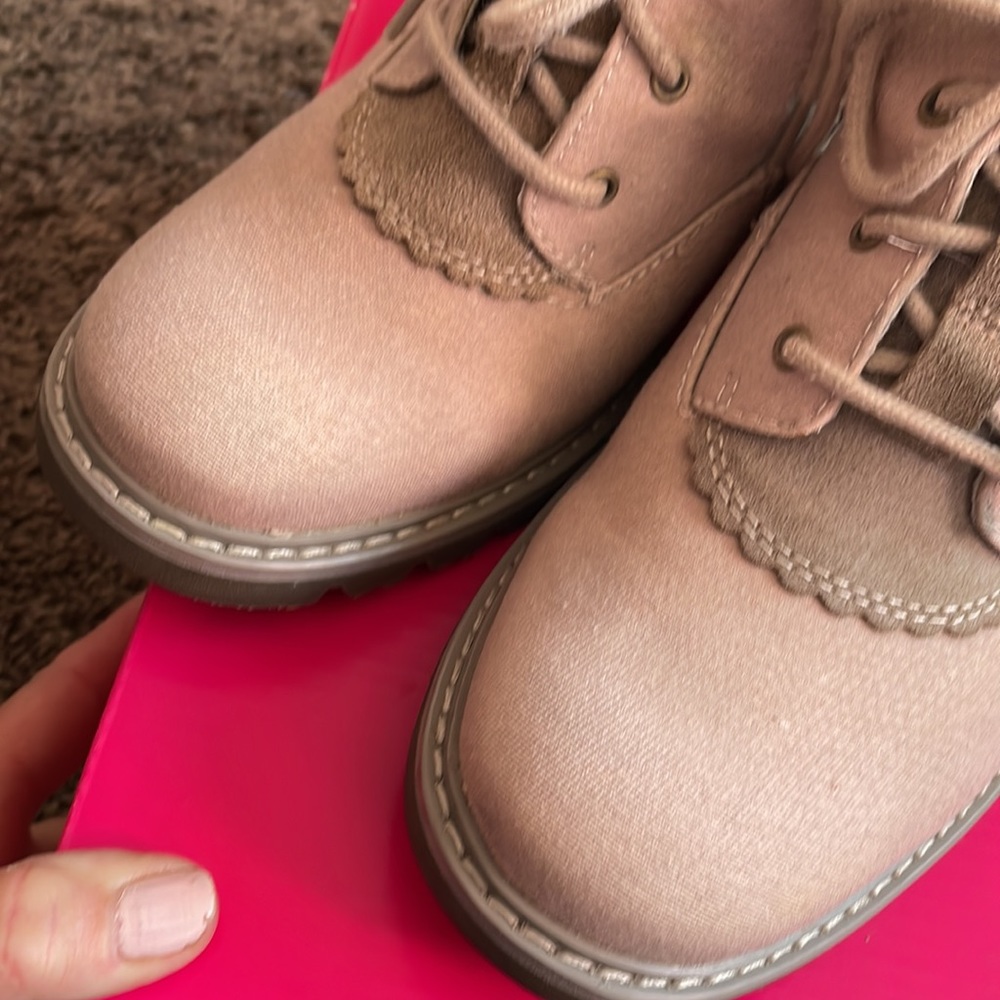 CAT Wedges - Picture 8 of 10